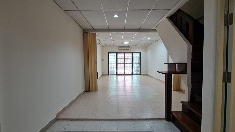 ขายทาวเฮ้าส์ 2ชั้น หมู่บ้านสราญรมย์ แยกเกษตร-นวมินทร์ สนใจติดต่อ โทร 086-9689170 รูปที่ 4
