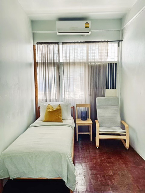 Hostel เกทเวย์ แอท บางซื่อ 1 กม.อาคารพาณิชย์ 2 ชั้น MRT บางโพ 900ม.จัดเต็มเฟอร์ 2 นอน AIRBNB รูปที่ 1