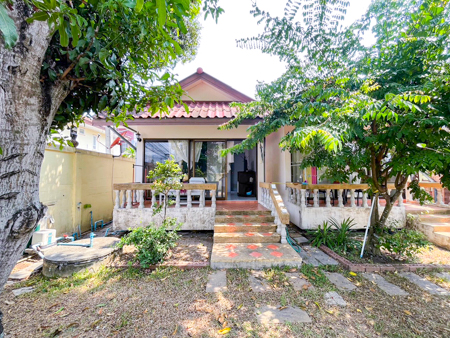 Luxury Home with 2 Ngan 1.7 Square Wah of Land for Only 15 Million Baht Perfect for Those Seeking Comfort and Future Investment. รูปที่ 1