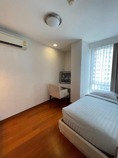 Inter Lux Premier spacious quiet safe 7th floor BTS Nana รูปที่ 1