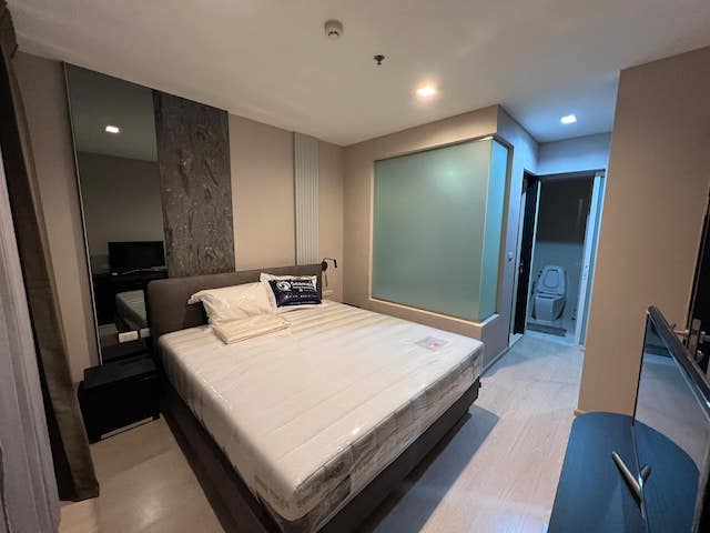 Rhythm Sukhumvit 44 Private comfortable clean 5th floor BTS Phra Khanong รูปที่ 1