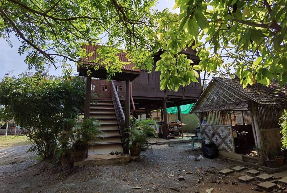 บ้านเรือนไทย สวยท่ามกลางธรรมชาติ บรรยากาศร่มรื่น วิวภูเขา บนพื้นที่ 1 ไร่ อู่ทอง สุพรรณบุรี รูปที่ 4