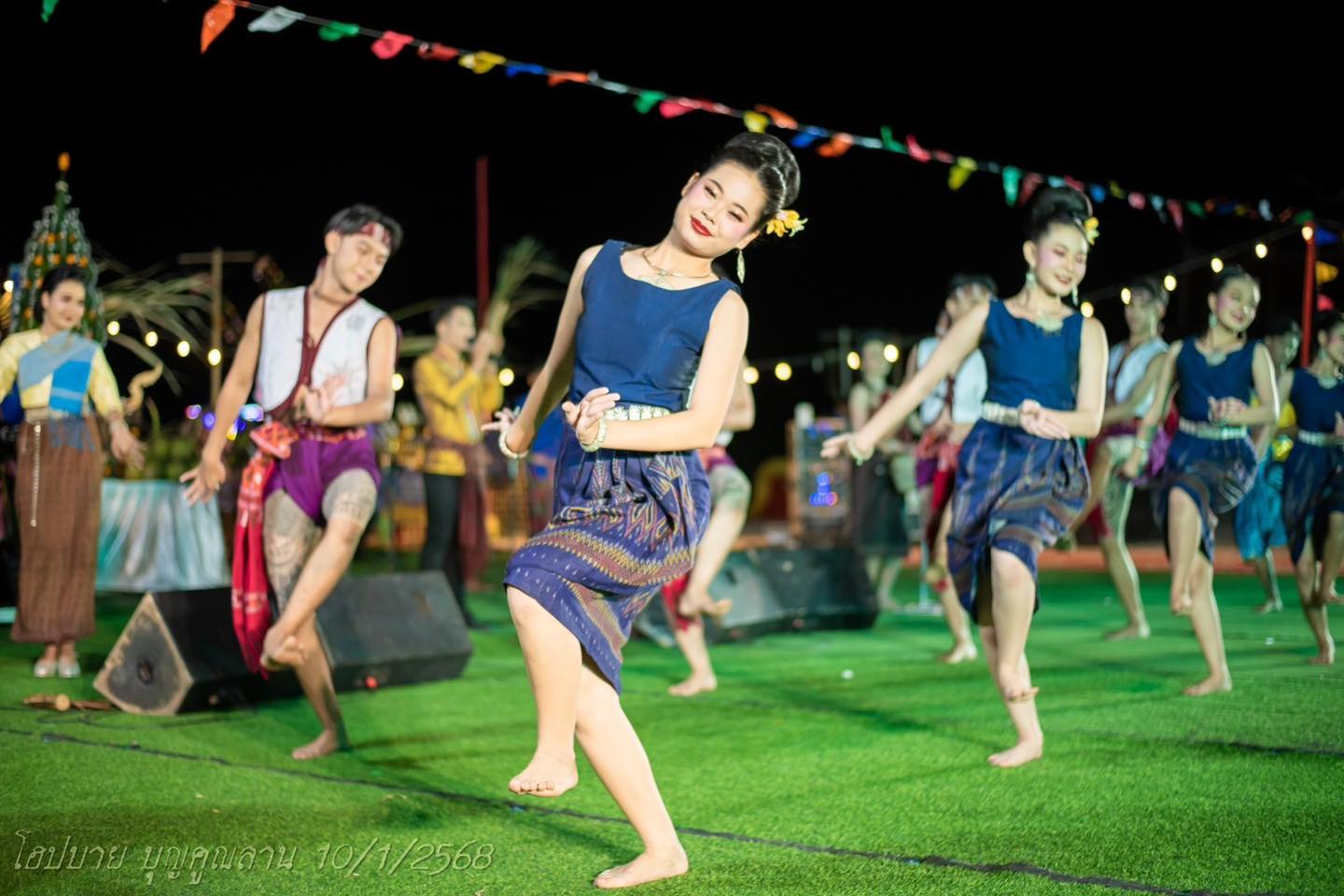 การแสดงดนตรีพื้นบ้านอีสาน วงโปงลาง รูปที่ 5