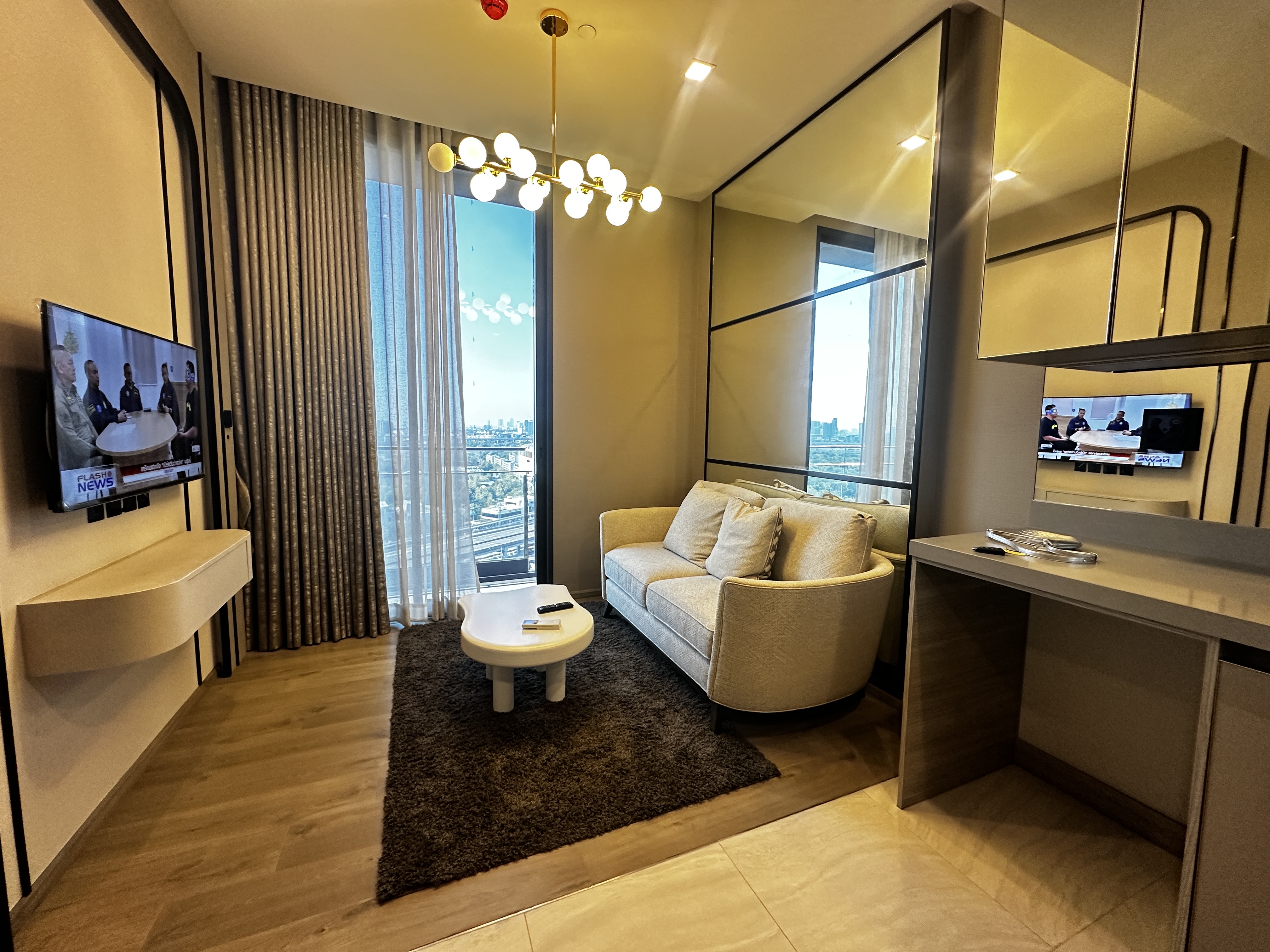 The Crest park residences รูปที่ 1