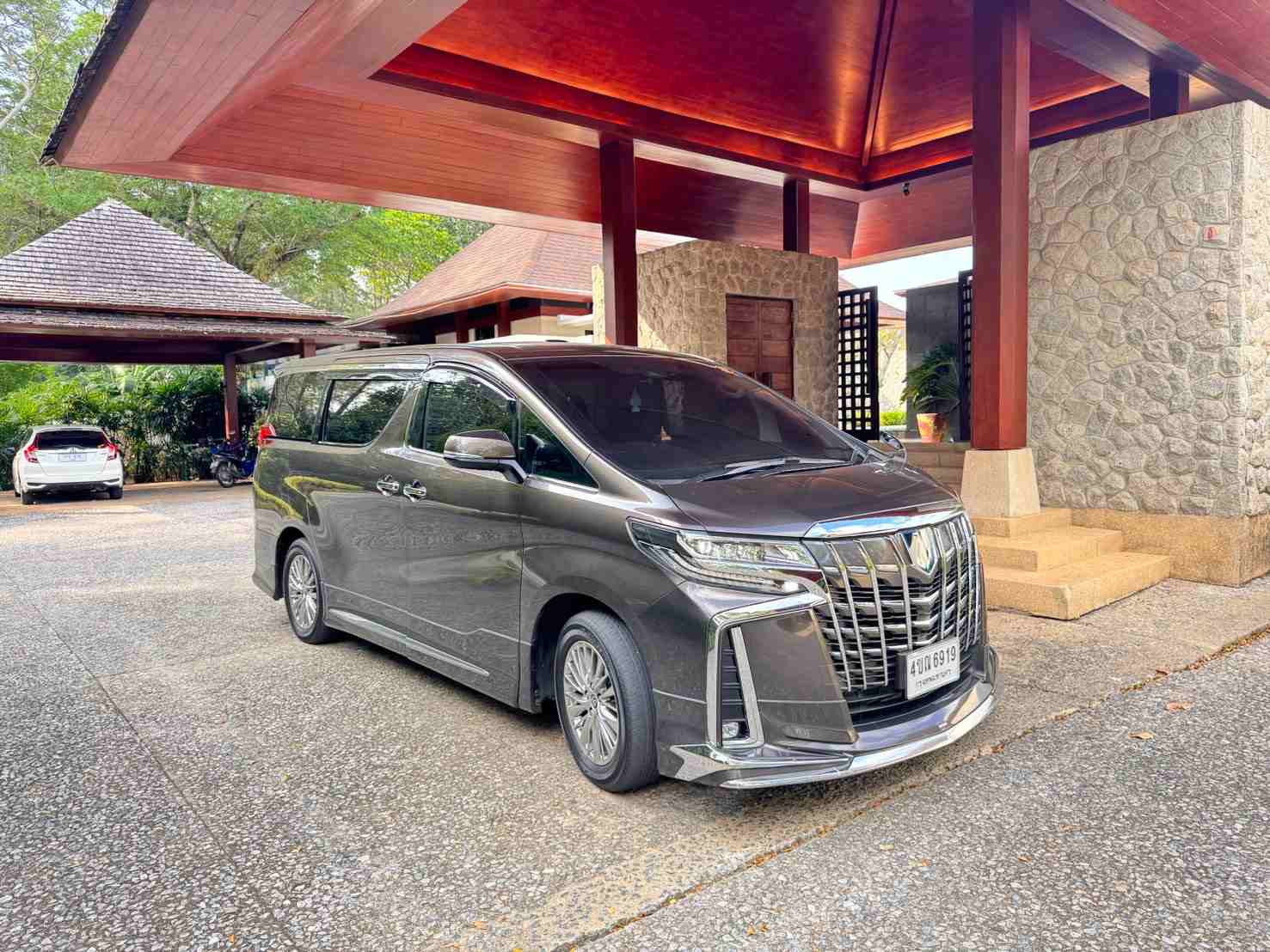 Alphard Phuket Rental ให้บริการเช่ารถยนต์ส่วนตัวระดับหรู  รูปที่ 4