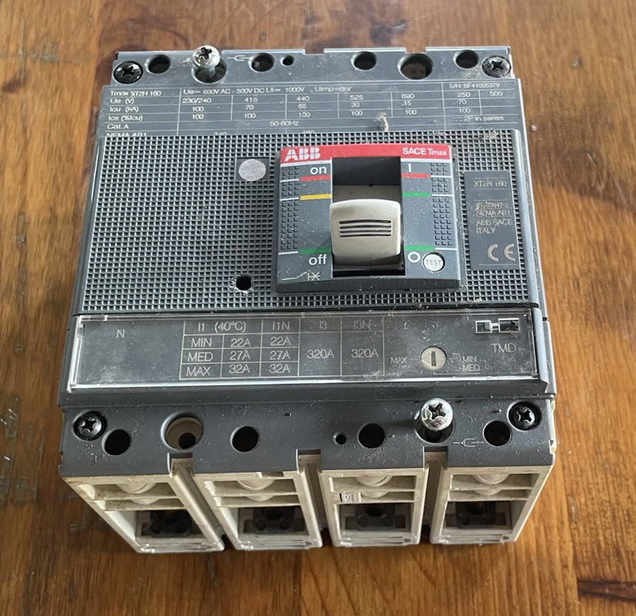 ขาย เมน เบรกเกอร์ 4 โพล เอบีบี 32-63 แอมป์ Main Breaker ABB XT1S ,XT2S ,XT2H 160 32-40-50-63A 4P มือสอง รูปที่ 6