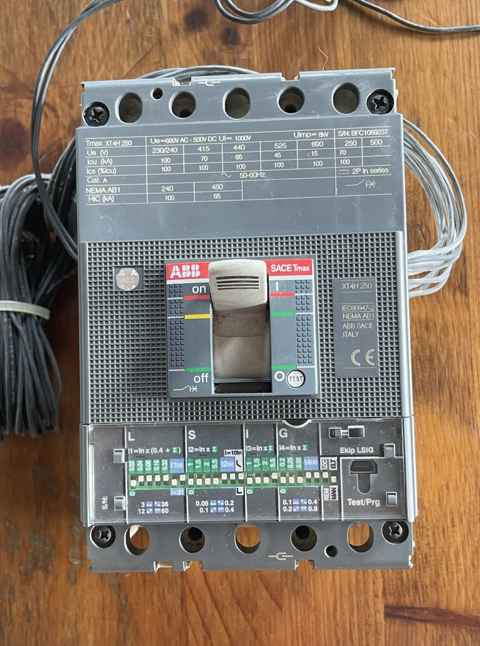 ขาย Main Breaker 3phase ABB SACE Tmax XT4H250 250A เมนเบรกเกอร์ เอบีบี 250แอมป์ มือสอง รูปที่ 3