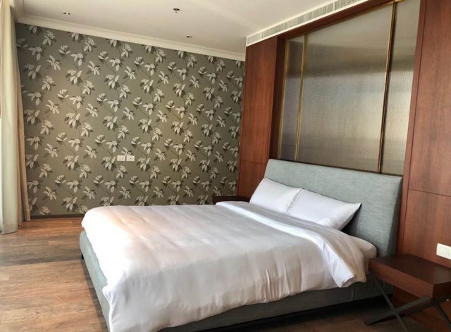 Noble Ploenchit 3 Bedrooms for Rent, near BTS Phloen Chit รูปที่ 1