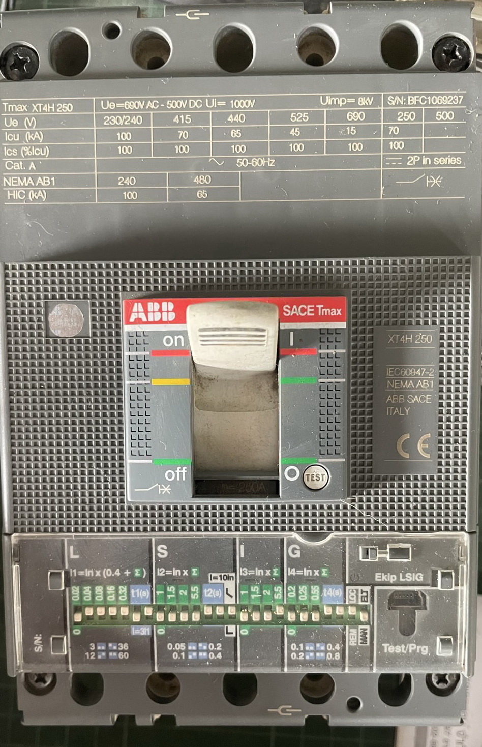 ขาย Main Breaker 3phase ABB SACE Tmax XT4H250 250A เมนเบรกเกอร์ เอบีบี 250แอมป์ มือสอง รูปที่ 4