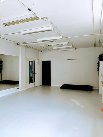 Space for rent as Yoga room ให้เช่าพื้นที่ ห้องโยคะ 83 sqm. Ekamai 22 รูปที่ 1