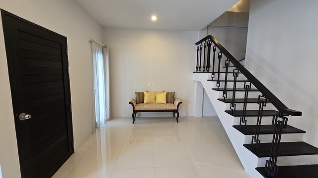 For Sales : Ratsada, 2-Story Private Town Home, 3 Bedrooms 3 Bathrooms รูปที่ 1