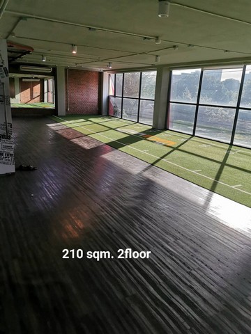 ให้เช่าพื้นที่ห้องฟิตเนส Space for rent as office, gym, 210 sqm. Ekamai 22 รูปที่ 1