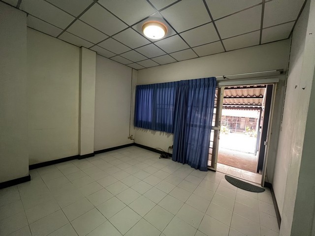 For Rent ทาวโฮม3ชั้น หมู่บ้านเอกนคร ใกล้ห้าแยกวัชรพล  รูปที่ 1