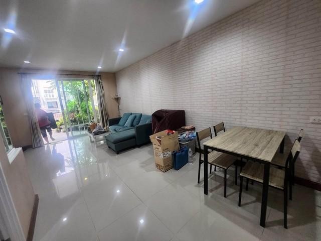 ขายทาวน์เฮ้าส์ 2 ชั้น โกลเด้น ทาวน์ 2 ลาดพร้าว-เกษตรนวมินทร์ ซอยนวมินทร์42  รูปที่ 1