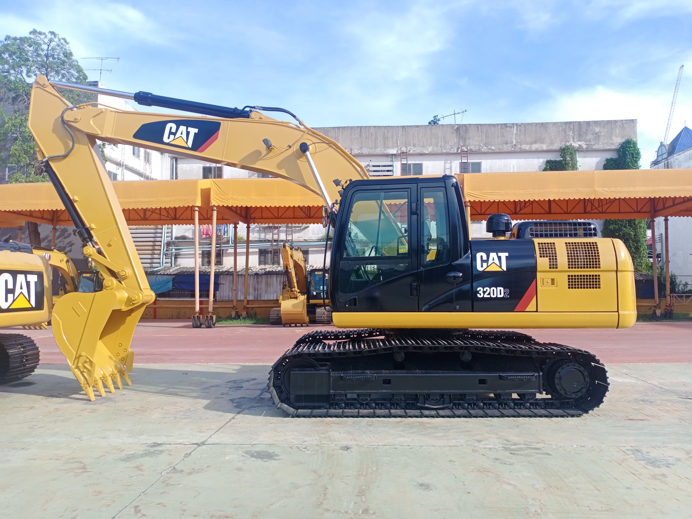 รถขุด CAT 320D2 S/N.TDZ-01XXX มือสอง ตรวจเช็คพร้อมใช้งาน สนใจติดต่อ ปิ่น ศุภสุตา 089-925-7129 รูปที่ 1