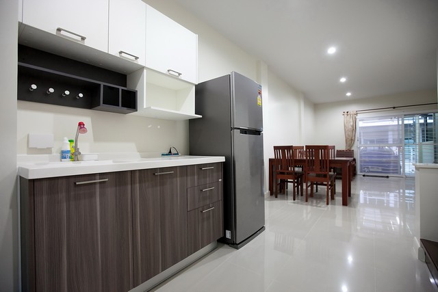  ให้เช่า ทาวน์เฮ้าส์ขนาด 3 ชั้น ในหมู่บ้าน นลิน อเวนิว 2 ซอยรามคำแหง 144   รูปที่ 1