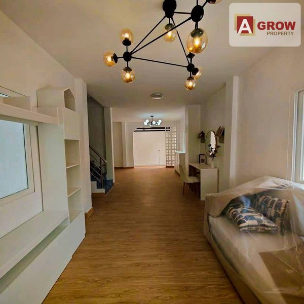 หมู่บ้านเฟื่องฟ้า 11 เฟส 4 ซอยมังกร บ้านหลังมุม เฟอร์ฯครบ รีโนเวทใหม่ทั้งหลัง พร้อมอยู่ รูปที่ 1