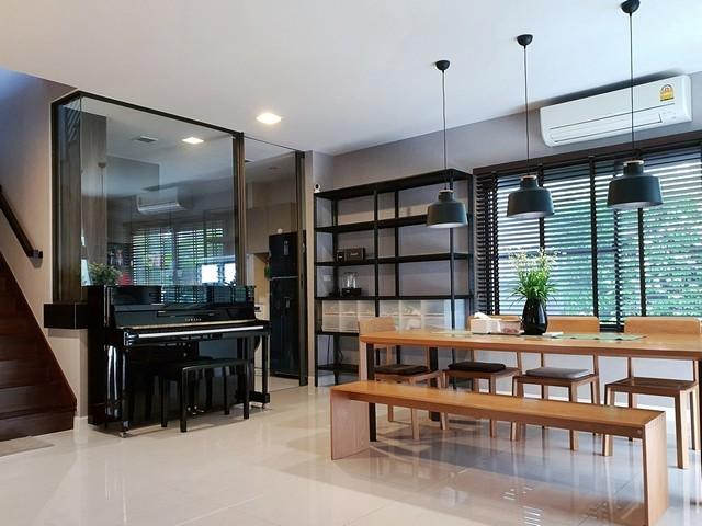 ให้เช่าบ้านเดี่ยว 2 ชั้น โครงการมัณฑนา เลค วัชรพล โซนทะเลสาบ ถนนสุขาภิบาล 5 ใกล้ทางด่วน รูปที่ 1