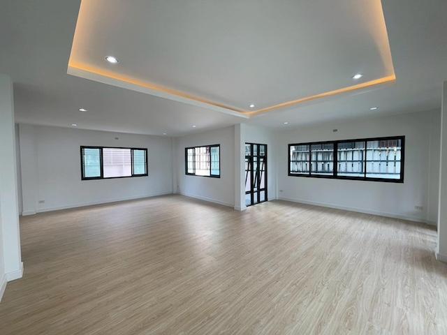 ขายบ้านเดี่ยว 2 ชั้น 70 ตรว. หมู่บ้านปรีชาล้ำเพชร รามคำแหง 76 หน้าบ้านหันทิศใต้ พร้อมเข้าอยู่ รูปที่ 1