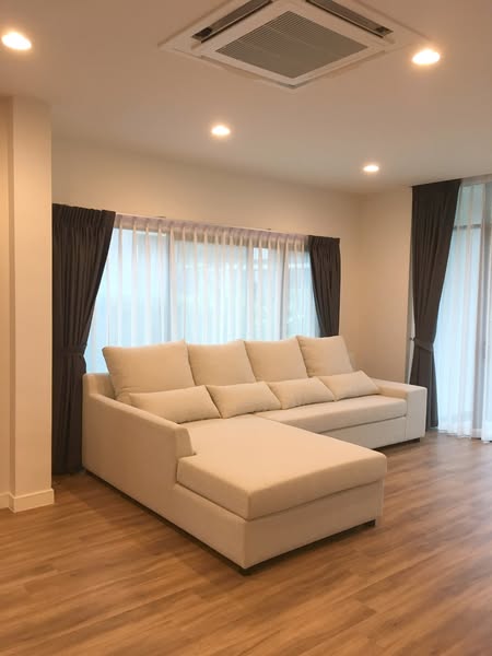 ให้เช่าบ้านเดี่ยว เศรษฐสิริ กรุงเทพกรีฑา ขนาด 58 ตร.ว. 2 ชั้น 3ห้องนอน 3 ห้องน้ำเครื่องใช้ไฟฟ้าครบถนนกรุงเทพกรีฑา รูปที่ 1
