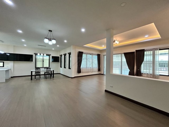 ขายบ้านเดี่ยว 2 ชั้น 104 ตรว. ลาดพร้าว 101 ใกล้ MRT สถานีลาดพร้าว 101 บ้านสร้างเอง สวยน่าอยู่ พร้อมเฟอร์  รูปที่ 1