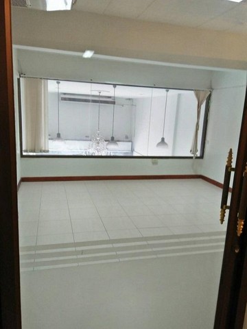 ให้เช่าอาคารพาณิชย์4.5ชั้น300ตรม.ย่านศรีนครินทร์ริมถนนศรีนครินทร์ ใกล้MRTสวนหลวง,MRTศรีอุดม พาราไดซ์ ข้างสำนักงานที่ดิน รูปที่ 1