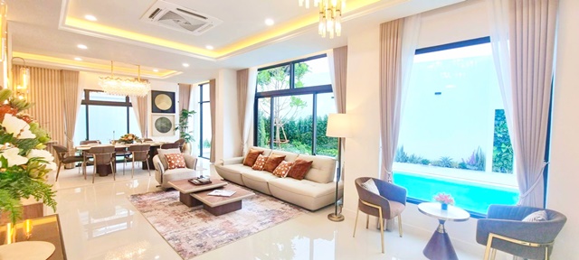 เพอร์เฟค สุขุมวิท 77 รร.นานาชาติชาร์เตอร์ 4.9 กม. 6นอน อ่อนนุช APLลาดกระบัง 2.5 กม.ขาย-เช่าคฤหาสน์หรู 2 ชั้น 8คัน  เฟอร์ วิวสระว่ายน้ำ 7น้ำ  รูปที่ 1