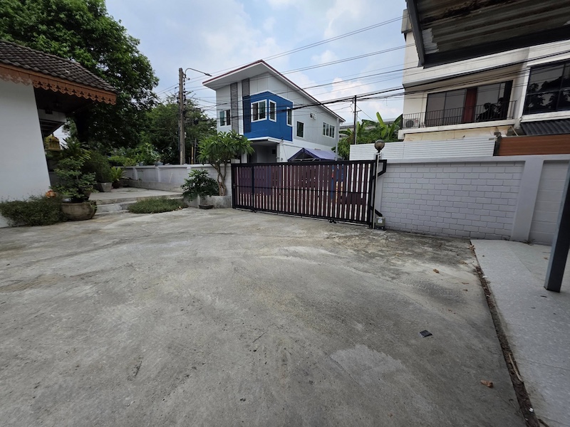 BH3559 ให้เช่าบ้านเดี่ยวสุขุมวิท 101 ปุณณวิถี 31 ทำเลติดรถไฟฟ้า ใกล้ BTS เดินทางสะดวก พื้นที่กว้าง ราคาเช่าถูกที่สุดในย่านนี้ รูปที่ 1