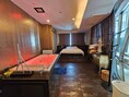ขายด่วน! คอนโดหรูบ้านราชประสงค์ ห้องมุม 87 ตร.ม. ใกล้ BTS ราชดำริเพียง 200 ม. วิวสนามม้า ชั้นสูง พร้อมเฟอร์ครบ