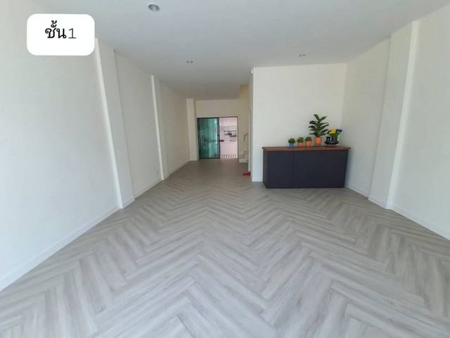 ให้เช่า โฮมออฟฟิศ 4 ชั้น ขนาดที่ดิน 21 ตรว. ถนน คู่ขนานมอเตอร์เวย์ ใกล้เมกาบางนา รูปที่ 1