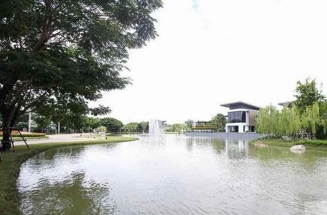 P615 ให้เช่าบ้านเดี่ยว โครงการ มัณฑนา ศรีนครินทร์-ร่มเกล้า เขตมีนบุรี  ย่านเคหะร่มเกล้า ซอยร่มเกล้า24 บ้านว่าง 8 พ.ค 2568 รูปที่ 1