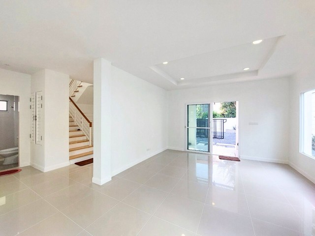บ้านเดี่ยวมือสอง รีโนเวทพร้อมอยู่ เดอะเซนโทร วัชรพล หลังริมเนื้อที่ 66.7 ตร.ว.ใกล้สนามบินดอนเมือง ใกล้ทางด่วน จตุโชติ  รูปที่ 1
