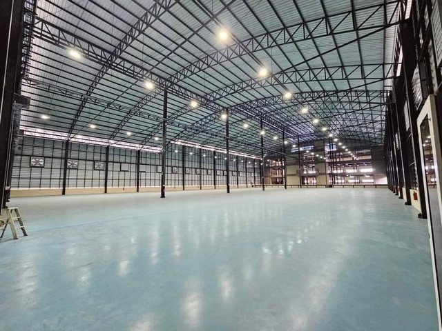 ให้เช่าโรงงาน พื้นที่ 8,440 ตรม. พร้อมอาคารสำนักงาน ในนิคมอุตสาหกรรมแหลมฉบัง เขต Freezone 1 รูปที่ 1