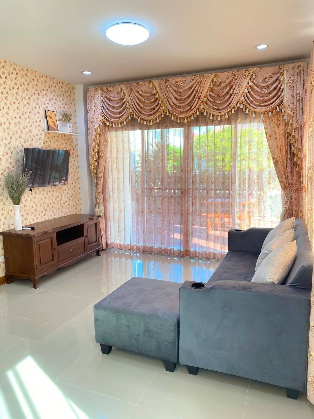 โซนหางดง #ขายพร้อมผู้เช่า 4.5 ล้าน 60 ตรว. บ้านเดี่ยว 2 ชั้น #รีโนเวทใหม่ #เฟอร์นิเจอร์ครบ #รับรายได้เดือนละ35,000 บาท #น้ำไม่เคยท่วม รูปที่ 1