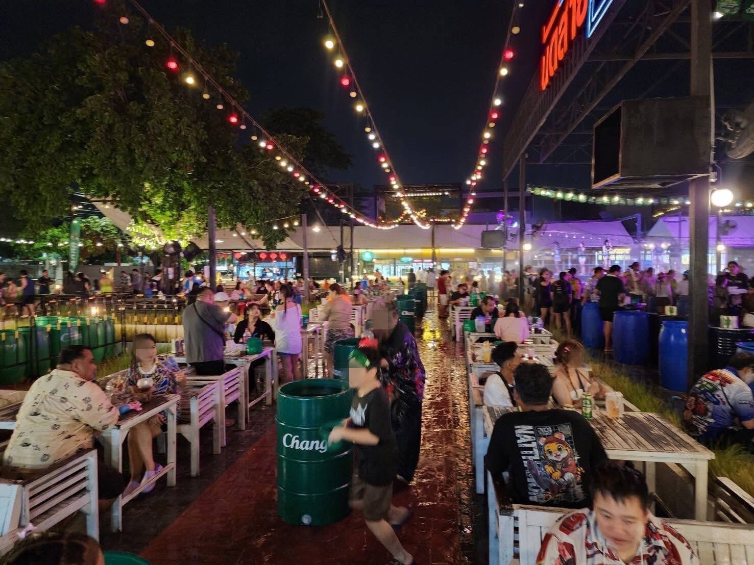 เซ้งทั้งตลาด กิจการลานเบียร์ ติดถนนสายไหม ใกล้ อเวนิวสายไหม รองรับได้มากกว่า 1,600 คน รูปที่ 1