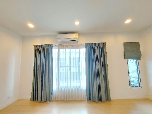 ให้เช่าทาวน์โฮม 3ชั้น ถนนบางนาตราด กม.5 MRT ศรีเอี่ยม 1.1กม. 20ตร.วา.232ตร.ม. ตรงข้าม นานาชาติราฟเฟิลส์  รูปที่ 1