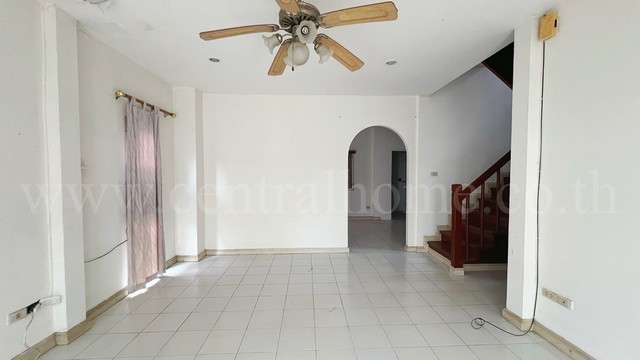 บ้านแฝด บ้านบุรีรมย์ รามอินทรา - คู้บอน 41 สไตล์บ้านเดี่ยว รูปที่ 1