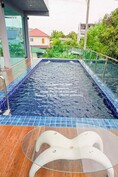 บ้าน เป็นบ้านพูลวิลล่าที่มีครบทุกอย่าง อยู่ในทำเลที่ดี เหมาะสำหรับผู้ที่ต้องการบ้านพักอาศัยที่อยู่ท่ามกลางสิ่งอำนวยความสะดวกในทุกมิติ ถูกสุด