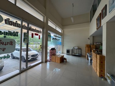 ขายตึกโฮมออฟฟิศ   3  ชั้นครึ่ง เนื้อที่ 71.5 ตร.วา ติดถนนใหญ่พุทธมณฑลสาย 3 เหมาะทำการค้าและออฟฟิศในตัว หรืออยู่อาศัยก็ได้!! รูปที่ 1
