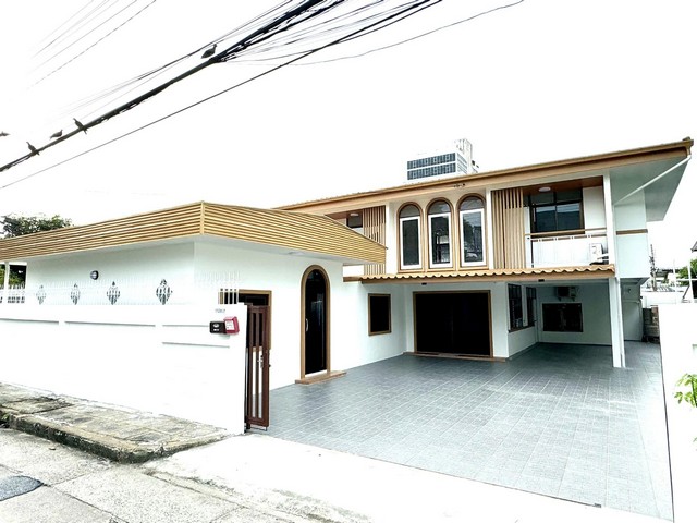 ให้เช่าบ้านเดี่ยว2ชั้นหลังมุมย่านสุทธิสารลาดพร้าว48ใกล้MRTภาวนา,MRTสุทธิสาร เหมาะทำโฮมออฟฟิศ รูปที่ 1