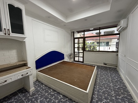 ให้เช่าทาวน์เฮ้าส์ 2ชั้น สุขุมวิท26 ใกล้ รร.โฟร์วิงส์ Line ID 0619636888 รูปที่ 1
