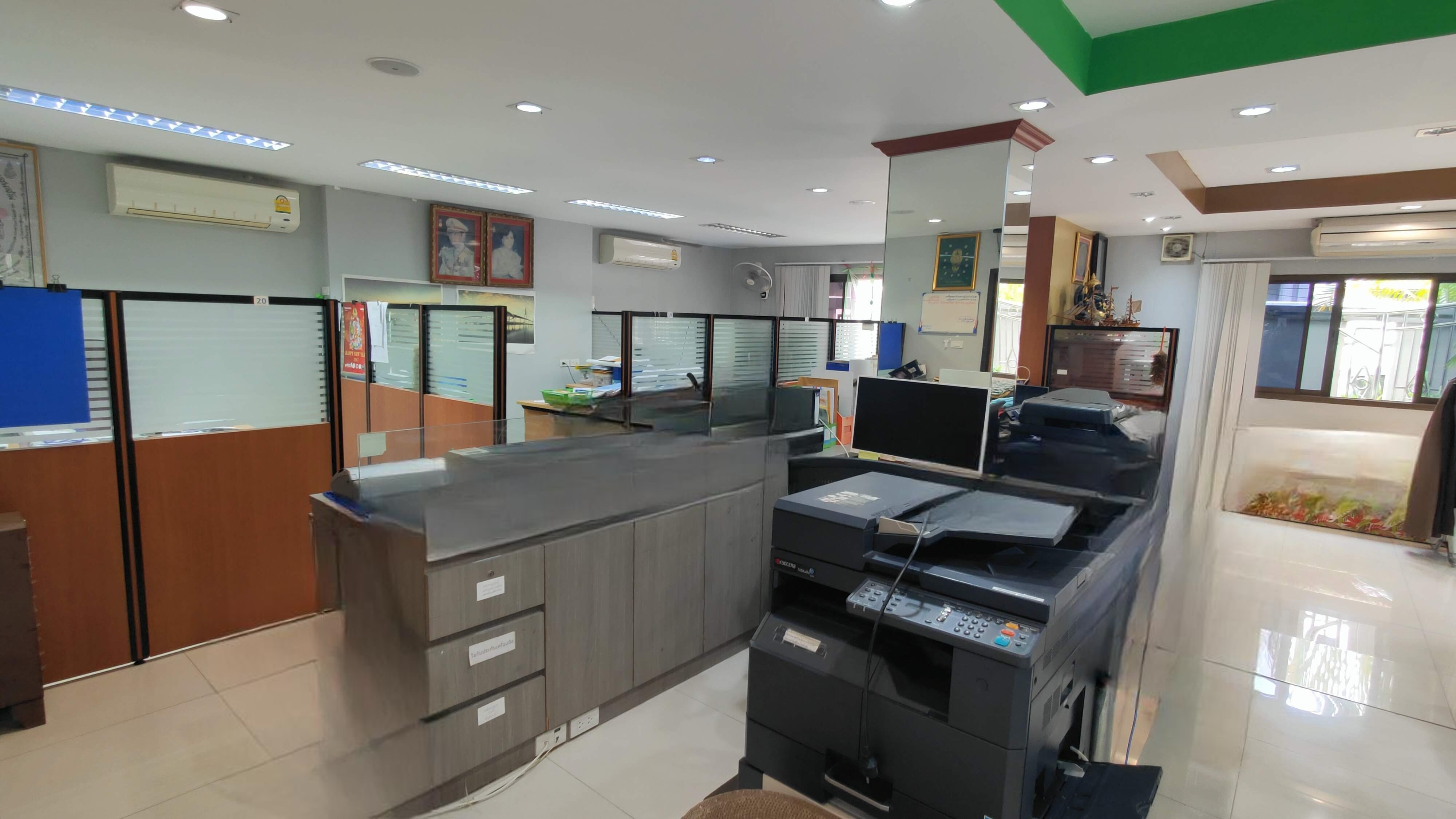 ขายด่วน! โฮมออฟฟิศ 3 ชั้น พร้อมโกดัง บนพื้นที่ 129 ตร.ว. ใกล้ MRT สุทธิสาร เพียง 650 ม. รูปที่ 1