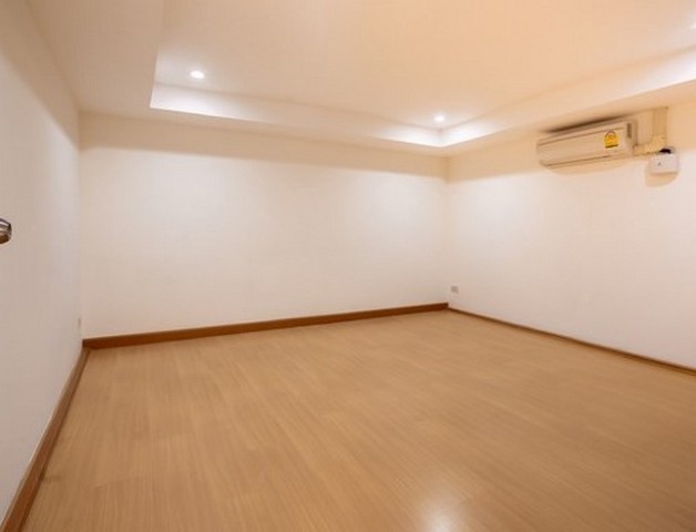 ปล่อยเช่าโฮมออฟฟิศ  2 คูหาทะลุกัน  ตกแต่งใหม่ โครงการ B Avenue  ติดถนนสุขาภิบาล 5 รูปที่ 1