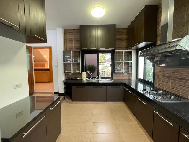 ให้เช่าบ้าน เนื้อที่ 210 ตรว. 4 ห้องนอน 4 ห้องน้ำ ย่านรัชดา ถ.รัชดาภิเษก, ถ.พหลโยธิน, ถ.สุทธิสาร, ถ.ลาดพร้าว และ ถ.พระราม 9 ซอยรัชดาภิเษก รูปที่ 1