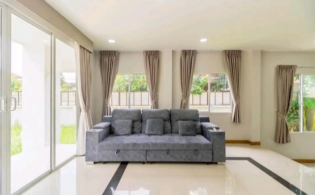 บ้านเดี่ยว2ชั้นครึ่ง ให้เช่า 122ตรว. ถ.วัชรพล-พหลโยธิน ใกล้รร.รัตนโกสินทร์สมโภช รูปที่ 1