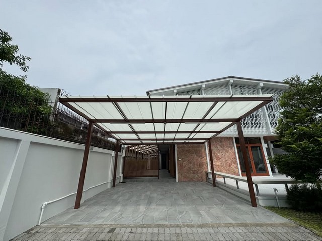 P658 ให้เช่าบ้านเดี่ยว รีโนเวทใหม่ ซอยปรีดีพนมยงค์ 25 เอกมัยซอย 10 บ้านร่มรื่นเหมาะอยู่อาศัย ใจกลาง สุขุมวิท เอกมัย  รูปที่ 1