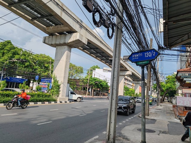 ปล่อยเช่าอาคารพาณิชย์ทำเลดี ติดถนนใหญ่ ซอยลาดพร้าว 130/2 คลองจั่น บางกะปิ กรุงเทพมหานคร รูปที่ 1