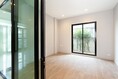 บ้าน แกรนด์บางกอก บูเลอวาร์ด สาทร 4BR 16900000 บาท.   ทำเลดีเยี่ยม บ้านเปล่า สภาพดี ไม่เคยเข้าอยู่