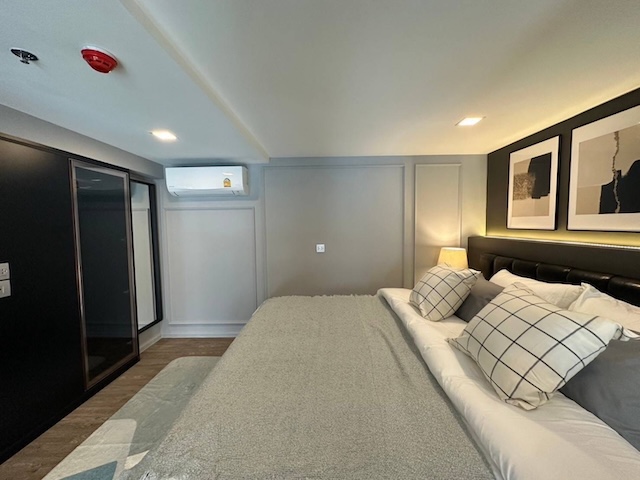Modiz Sukhumvit 50 comfortable spacious quiet 22nd floor BTS On Nut รูปที่ 1