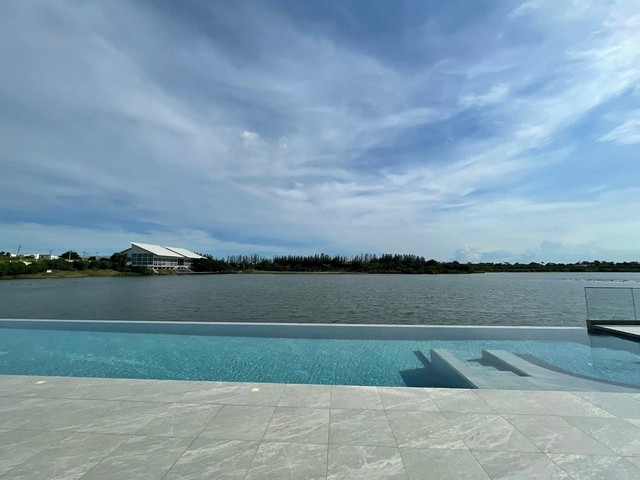 ให้เช่าบ้านเดี่ยว Lake legend bangnaพื้นที่ใช้สอย1020ตารางเมตร รูปที่ 1